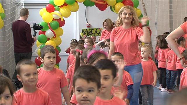 Všetci predškoláci kovačickej obce spoločne tančili v Medzinárodný deň detí