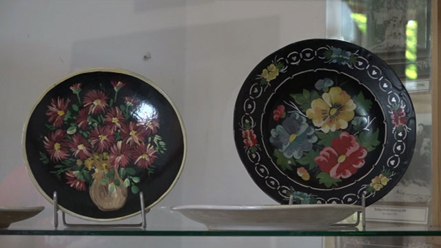 U Etno domu u Padini prikazani oslikani tanjiri
