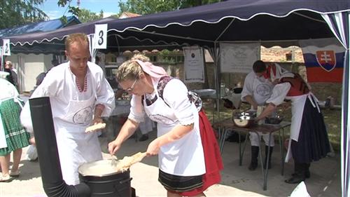 Međunarodno prvenstvo u kuvanju i jedenju brinzovih knedli 2. juna u Kovačici